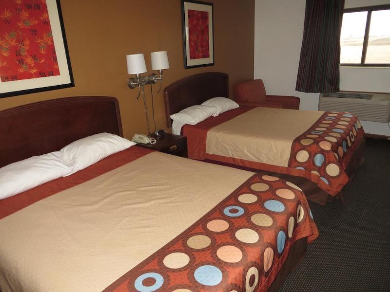 Super 8 By Wyndham Dixon Motel Ngoại thất bức ảnh