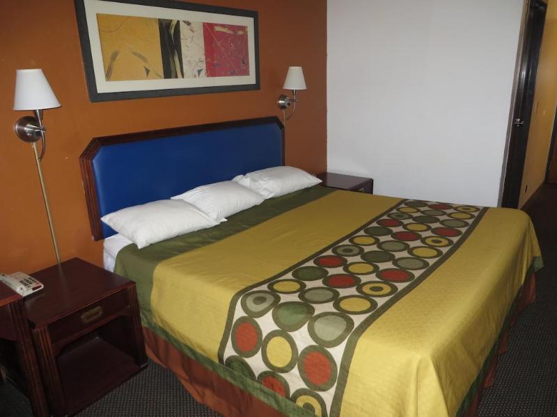 Super 8 By Wyndham Dixon Motel Ngoại thất bức ảnh